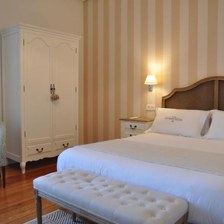 Hotel Rural La Raposera Caravia Bagian luar foto