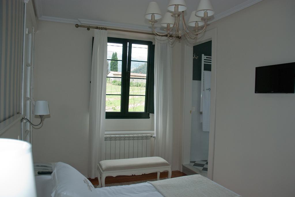 Hotel Rural La Raposera Caravia Ruang foto