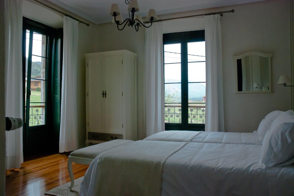 Hotel Rural La Raposera Caravia Ruang foto